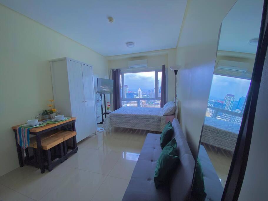 Makati Penthouse With Stunning City Skyline View Manilla Buitenkant foto