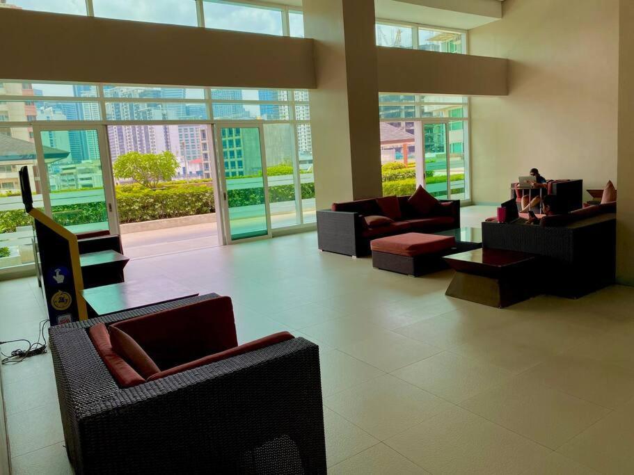 Makati Penthouse With Stunning City Skyline View Manilla Buitenkant foto