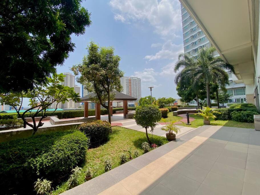 Makati Penthouse With Stunning City Skyline View Manilla Buitenkant foto