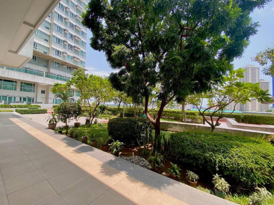 Makati Penthouse With Stunning City Skyline View Manilla Buitenkant foto